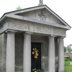 Grobowiec Czarlińskich w Papowie Toruńskim