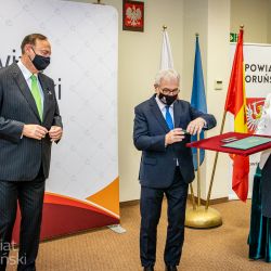 2020-12-09 wręczenie Odznaki Honorowej za zasługi dla PT (10)