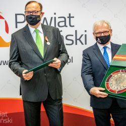 2020-12-09 wręczenie Odznaki Honorowej za zasługi dla PT (20)