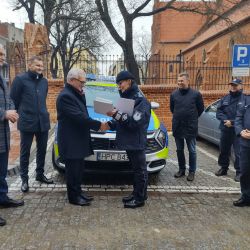 2022-12-20-przekazanie-radiowozu (1)