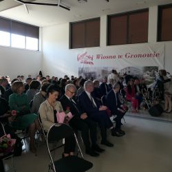 2023-04-28-pozegnanie-maturzystow-w-gronowie (3)