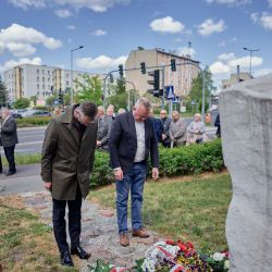 2025-05-12 Składanie kwiatów pod pomnikiem Solidarność Rolników 13