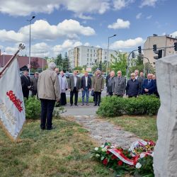 2025-05-12 Składanie kwiatów pod pomnikiem Solidarność Rolników 16