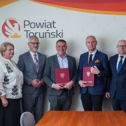 2025-05-23 Podpisanie umowy na drogę rowerową Lubicz Brzeźno (31)-2