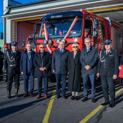 2025-11-15 Przekazanie samochodu gaśniczego OSP Lubicz Dln._medale za zasługi dla Powiatu Toruńskiego (10)
