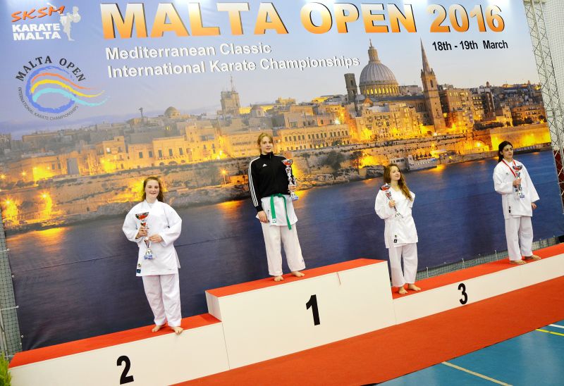 Reprezentacja z Klubu Karate Kiritsu Górsk wśród zwycięzców Międzynarodowego Turnieju Karate WUKF