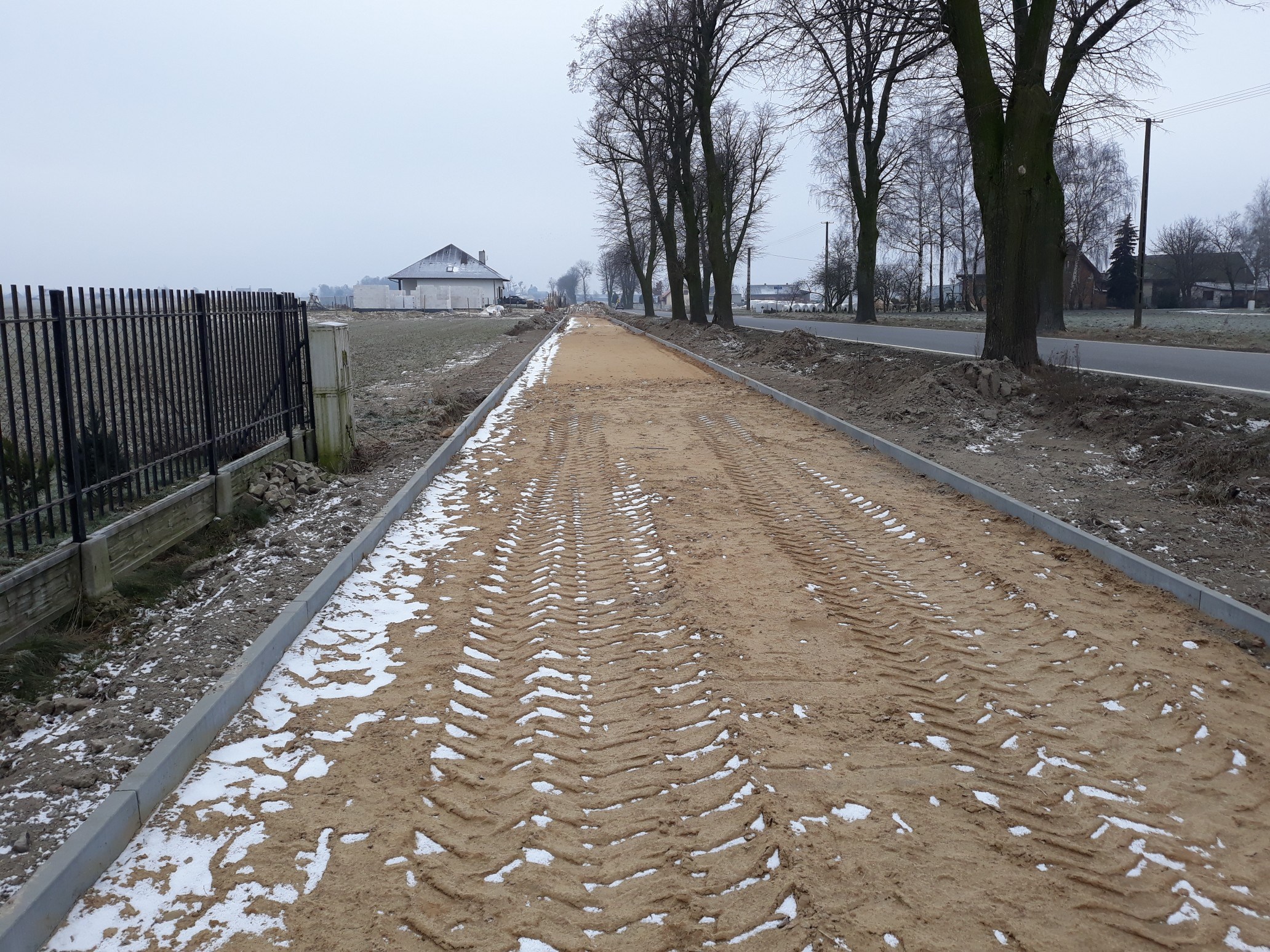 Trwa budowa drogi rowerowej Leszcz-Pigża-Brąchnowo-Biskupice-Warszewice-Kończewice