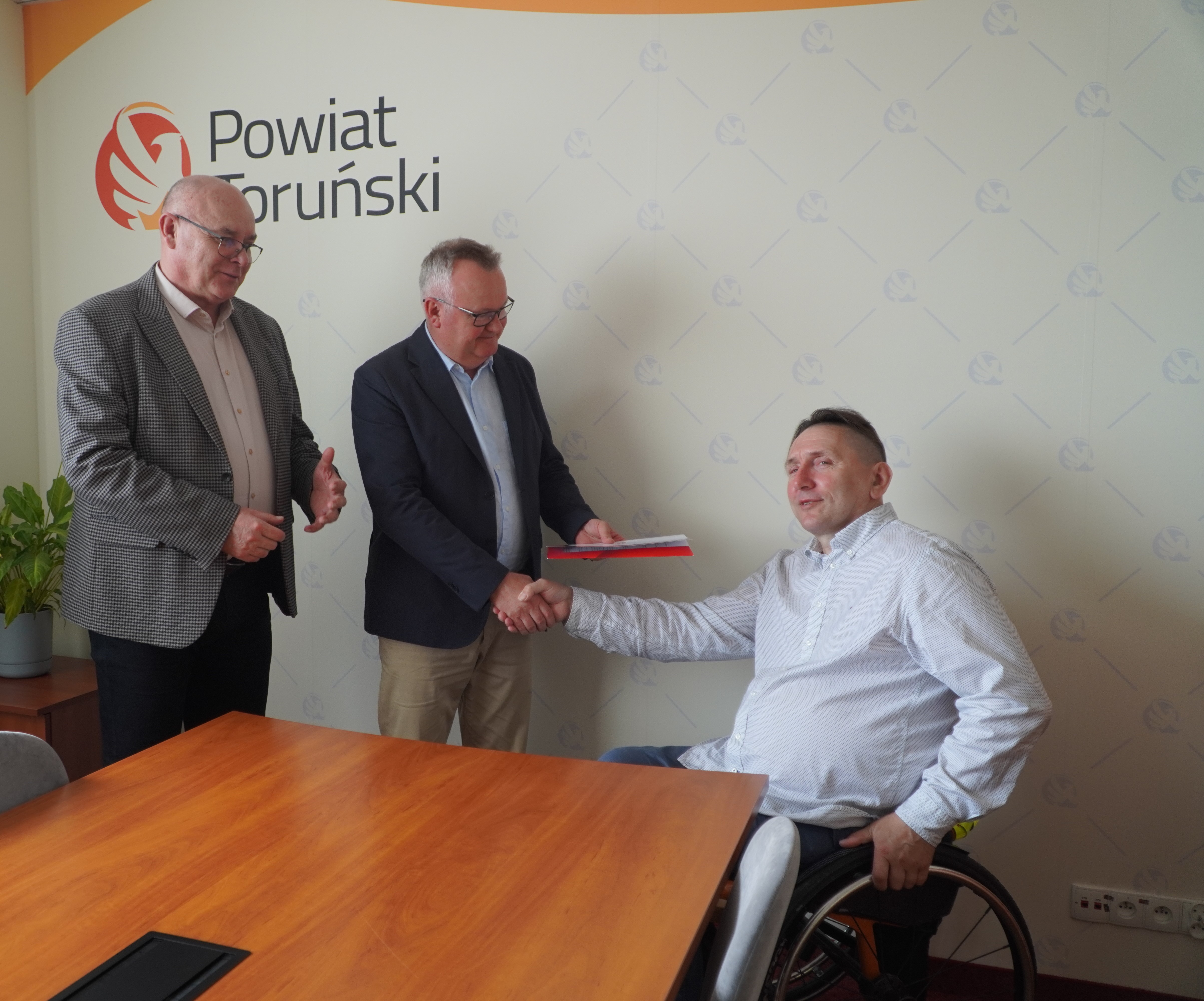 Podpisano umowę na remont pomieszczeń sanitarnych w Zespole Szkół im. Unii Europejskiej w Chełmży