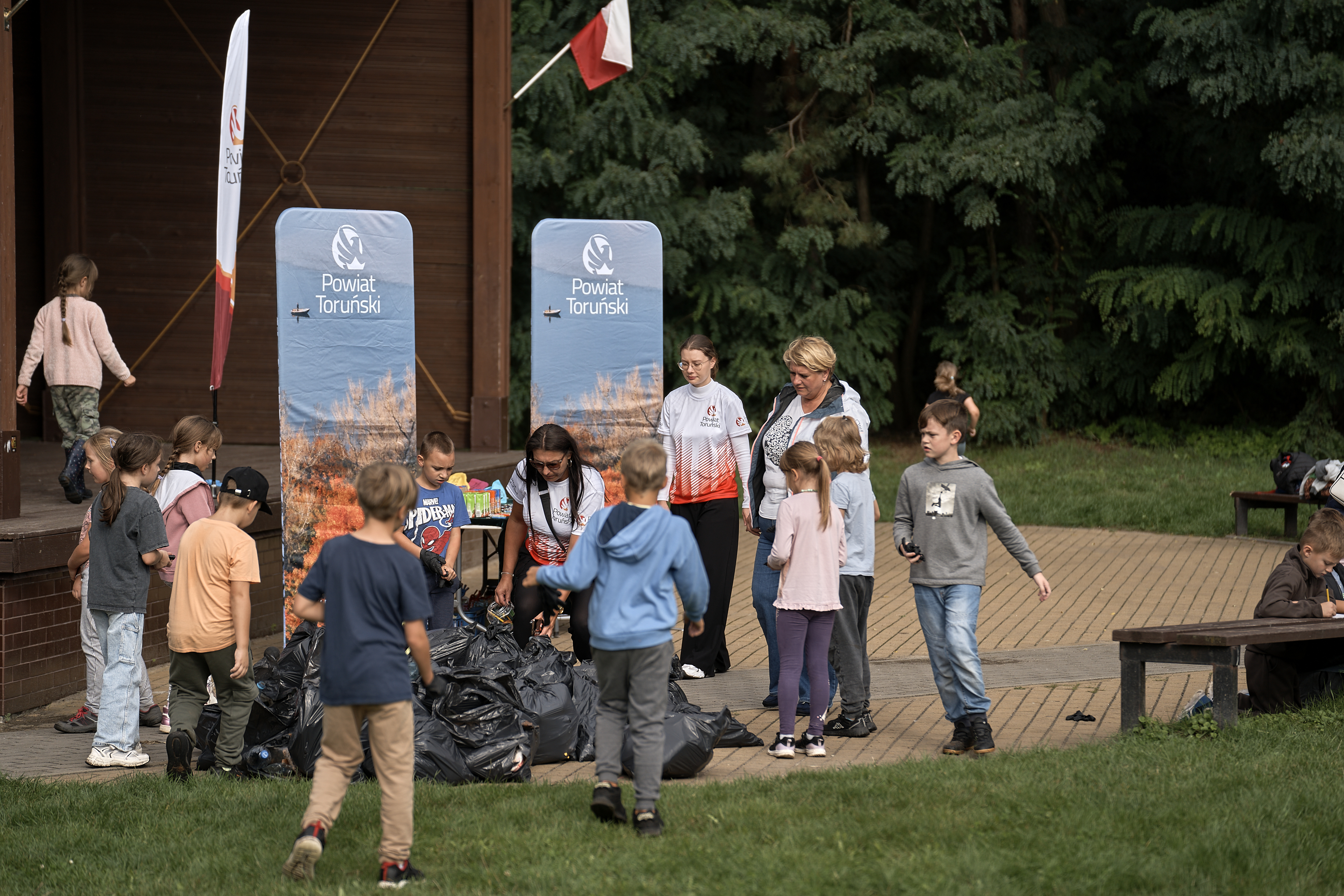 „W naturę z kulturą” – Powiat Toruński w Akcji Sprzątanie Świata 2025